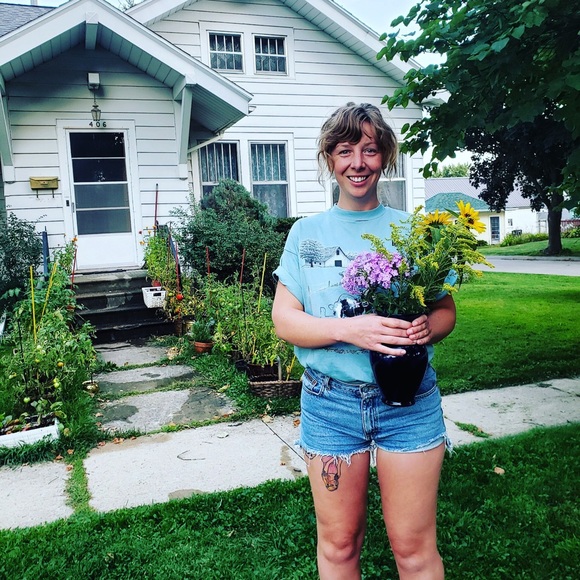 Meet your Posher, Jaycie - Picture 2 of 2